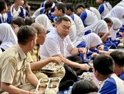 Wakil Kepala BGN Sony Sonjaya Tinjau Hari Pertama MBG Pasca Libur Idul Fitri di SDN 01 Menteng